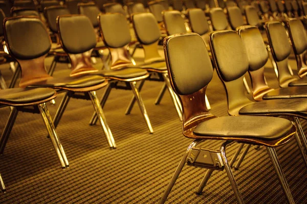 Leere Sitze Stuhlreihen — Stockfoto