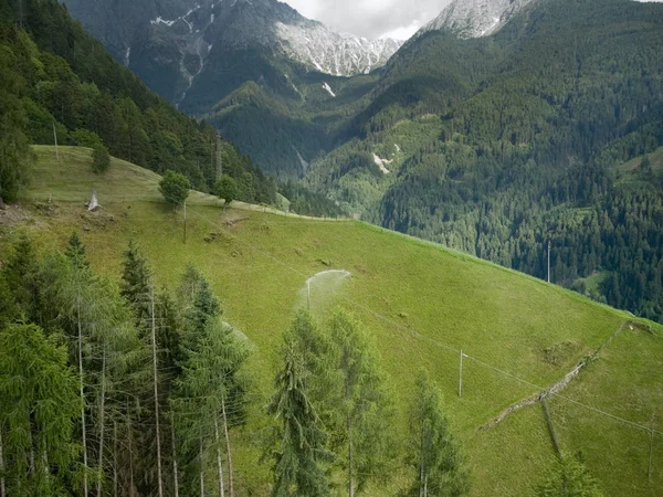 Merano Kasabası Yakınlarındaki Güney Tyrol Daki Bir Çayırda Bir Dağ — Stok fotoğraf