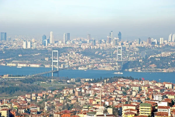 Istanbul Ist Eine Große Stadt Der Türkei Die Europa Überspannt — Stockfoto