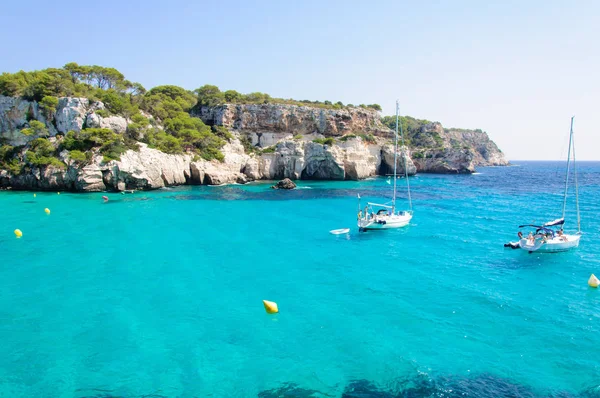 Cala Macarella Körfezi Kristal Berrak Gök Mavisi Suyuyla Menorca Adası — Stok fotoğraf