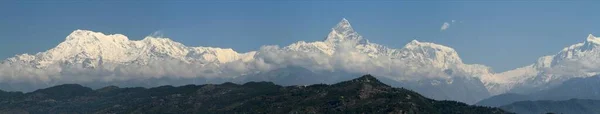ネパールのアナプルナ山脈は — ストック写真