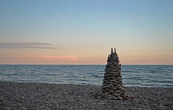 Pirámide Piedras Playa Atardecer — Foto de Stock