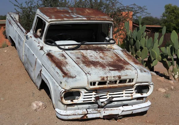 Παλιό Αυτοκίνητο Στην Έρημο Ναμίμπια — Φωτογραφία Αρχείου