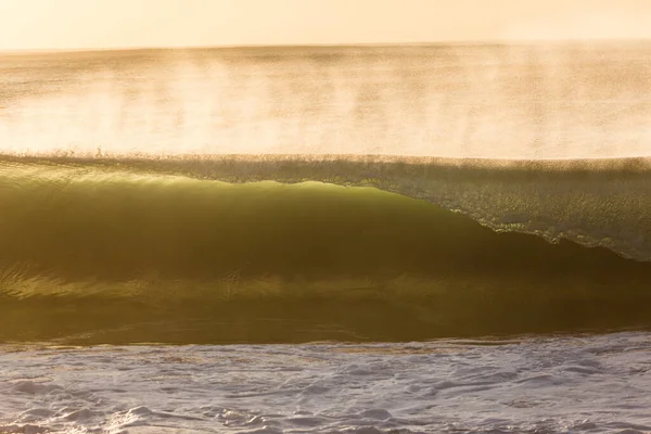 Mur Des Vagues Océaniques Tempête Gonfle Écrasant Long Récif Plage — Photo