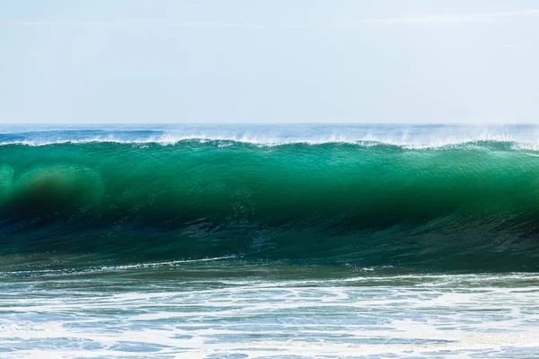 Parede Onda Oceano Tempestades Incha Batendo Longo Recife Praia Rasa — Fotografia de Stock