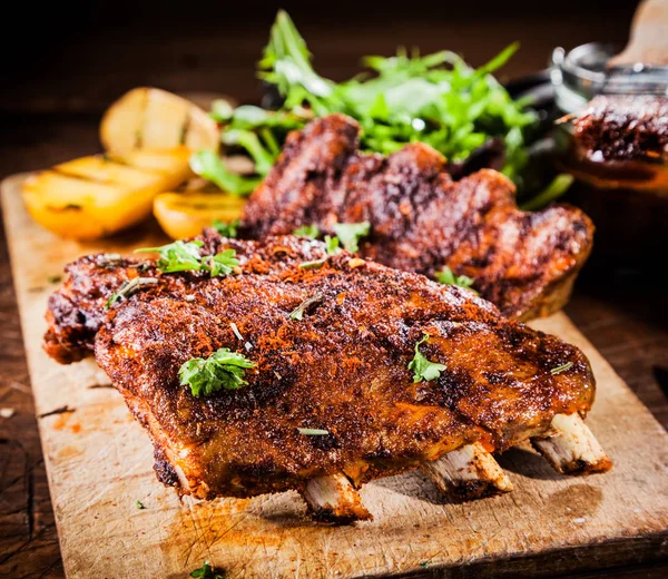 Delicious Piquant Grilled Ribs Cooked Summer Bbq Marinated Spicy Basting — Stock Photo, Image