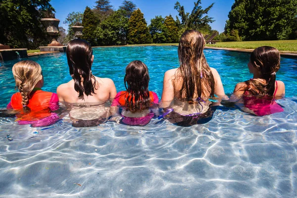 Girls Cousins Teenagers Home Swimming Pool Playtime Outdoors Summer — Stock Photo, Image