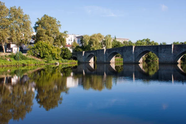 Reflexão Sobre Rio Limoges França — Fotografia de Stock