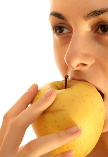 Mooie Jonge Vrouw Eten Gele Appel Geïsoleerd Wit — Stockfoto