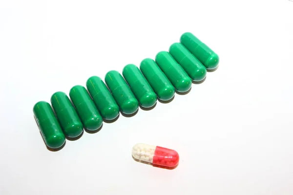 Variedade Comprimidos Comprimidos Cápsulas Sobre Fundo Branco — Fotografia de Stock