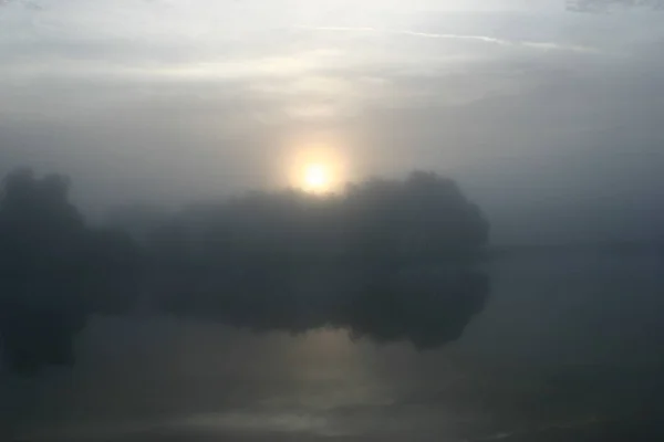 Πρωινός Ήλιος Στο Ποτάμι — Φωτογραφία Αρχείου