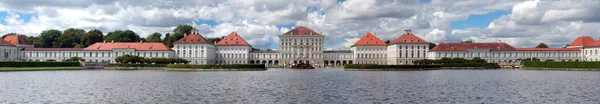 Panorama Muito Amplo Palácio Nymphenburg Edifício Principal Céu Nublado Bonito — Fotografia de Stock