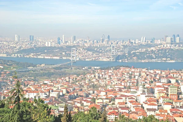 Istanbul Ist Eine Große Stadt Der Türkei Die Europa Überspannt — Stockfoto