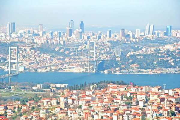 Стамбул Является Крупным Городом Турции Который Оседлал Европу — стоковое фото