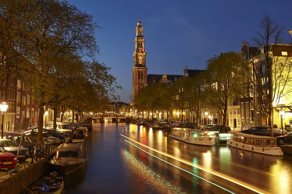 Resim Mavi Saatte Çekiliyor Amsterdam Bir Kanal Westerkerk Batı Kilisesi — Stok fotoğraf