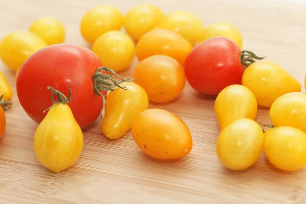 Many Tomatoes Wood — Stock Photo, Image