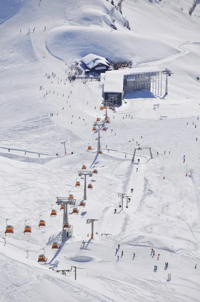 在滑雪胜地Montafon Silvretta 村庄Schruns Gaschurn和Garfrescha滑雪 — 图库照片