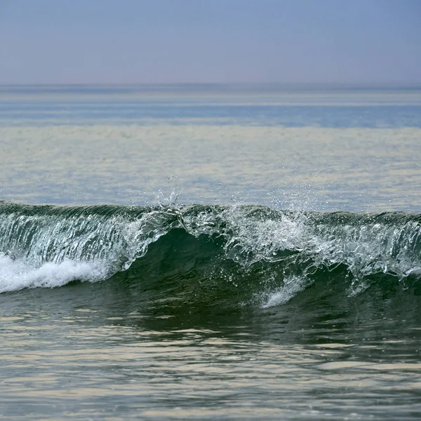 Vague Qui Fait Que Casser Des Mousses Une Crête — Photo