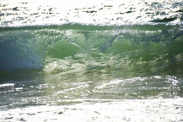 Green Wave Just Breaking Sea Backlight — Stock Photo, Image