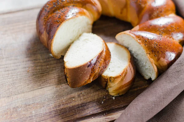 Traditionelles Weidenbrot Süße Weizenbrötchen Auf Einem Hölzernen Hintergrund Rustikaler Stil — Stockfoto