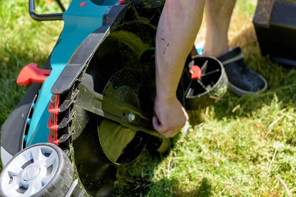 Close Man Cleaning Electro Lawnmower His Garden — Stock Photo, Image