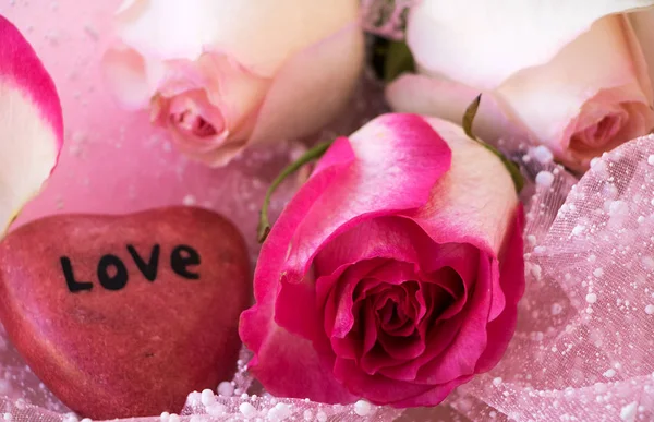 Las Rosas Paño Rosa Con Corazón Como Agradecimiento Muchas Ocasiones —  Fotos de Stock