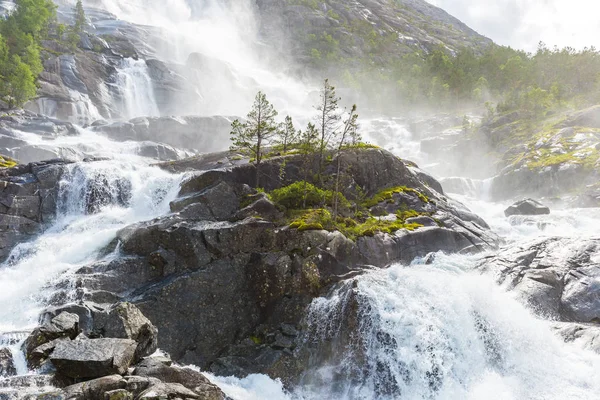 Wodospad Langfossen Górskie Lato Stoku Etne Norwegia — Zdjęcie stockowe