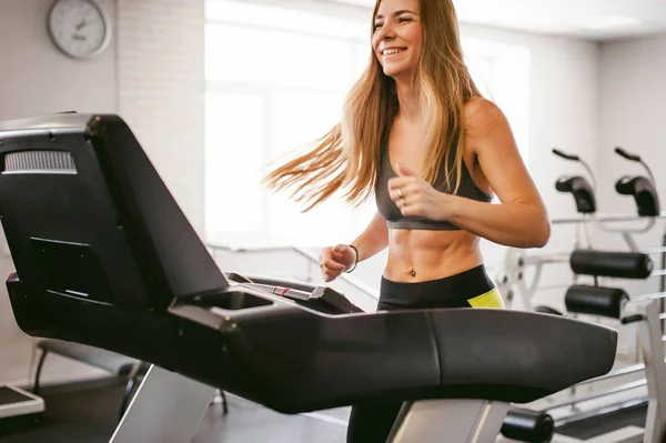 Young Woman Engaged Fitness Gym Performs Cardio Load Treadmill Running — Stock Photo, Image