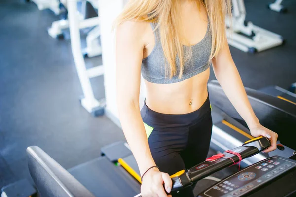 Young Woman Engaged Fitness Gym Performs Cardio Load Treadmill Running — Stock Photo, Image