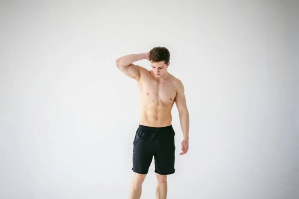 Retrato Joven Sexy Guapo Hombre Fuerte Cuerpo Atleta Con Torso — Foto de Stock