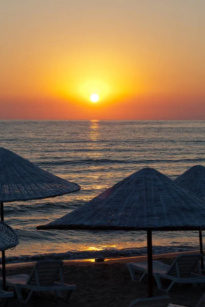 Puesta Sol Sobre Agua Mar —  Fotos de Stock