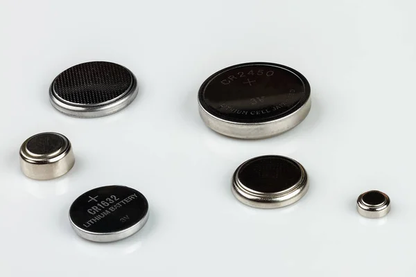 Uppsättning Litium Knapp Cell Batterier Vit Bakgrund — Stockfoto