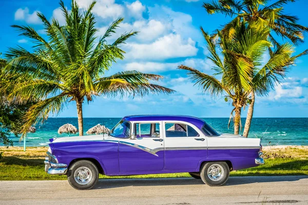 Havana Cuba Junho 2017 American Blue Classic Car Parked Coastline — Fotografia de Stock