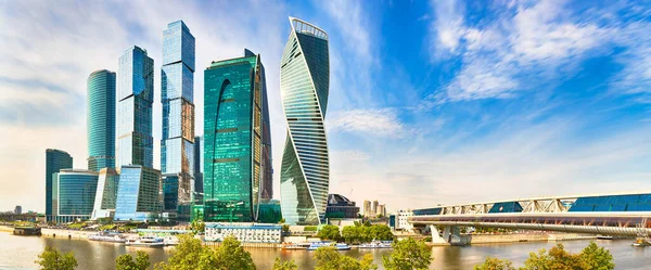 Moscow City Skyline Moscow International Business Centre Dagtid Med Moskvafloden — Stockfoto