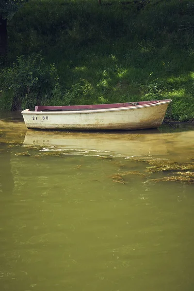 Rowing Boat Red Lies Bank Canal Forest Summer — Stock Photo, Image