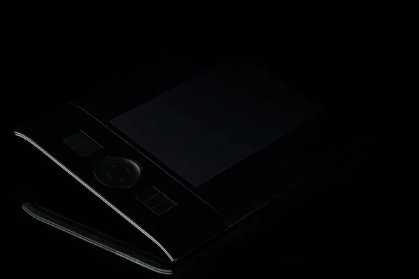 Grafik Tablet Mit Stift Auf Schwarzem Hintergrund Zurückhaltend — Stockfoto