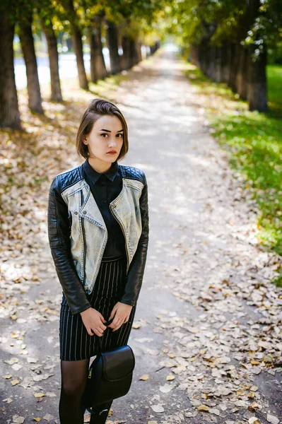 Street Portrait Girl Student Fashionably Dressed Dark Clothes Black Backpack — Stock Photo, Image