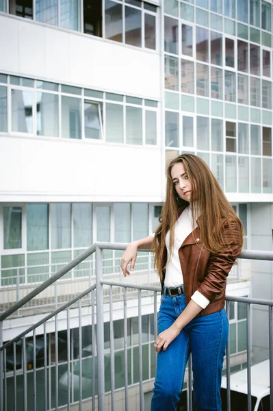 Street Portrait Female Student Fashionable Clothes Blue Jeans Brown Jacket — Stock Photo, Image