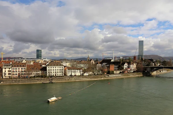 Basel Sviçre Nin Kuzeybatısında Ren Nehri Nde Bir Şehirdir — Stok fotoğraf