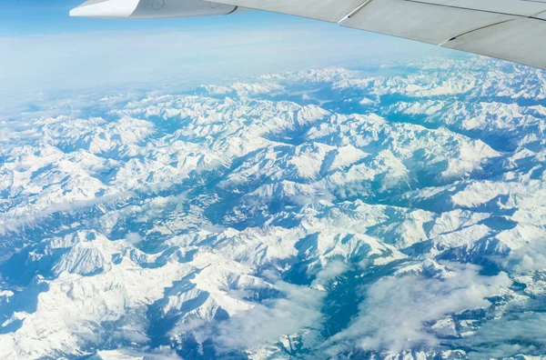 Blick Aus Dem Flugzeug Über Die Wolken — Stockfoto