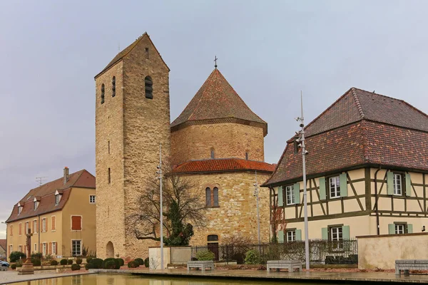 Romański Kościół Opactwa Ottmarsheim — Zdjęcie stockowe