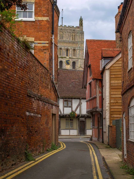 Pohled Uličku Domem Tudoe Věží Tewkesbury Abbey Gloucestershire Anglie — Stock fotografie