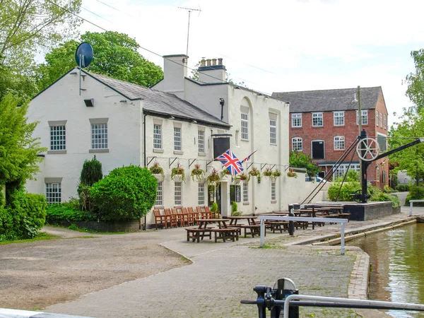 Pub Canalside Sur Canal Shropshire Union Angleterre Vue Depuis Bateau — Photo