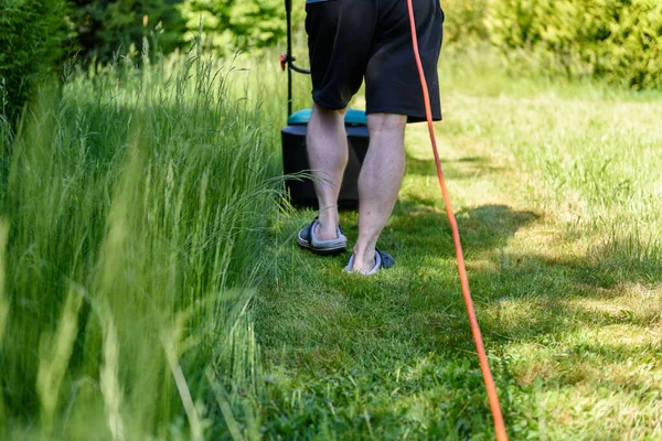 Man Cutting Grass Electro Lawnmower His Garden — Stock Photo, Image