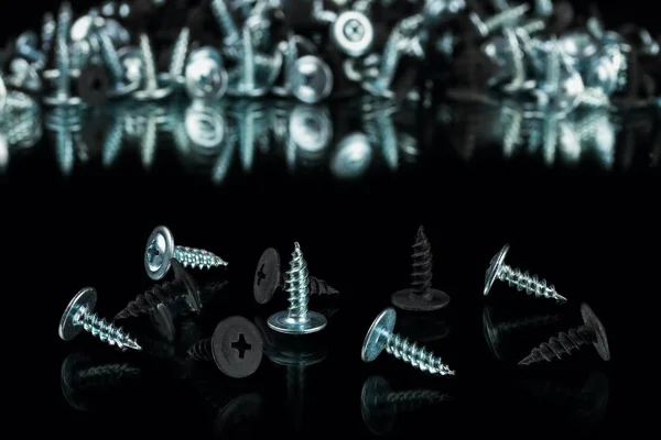 Срібна Хромосома Анодовані Гвинти Чорному Фоні — стокове фото
