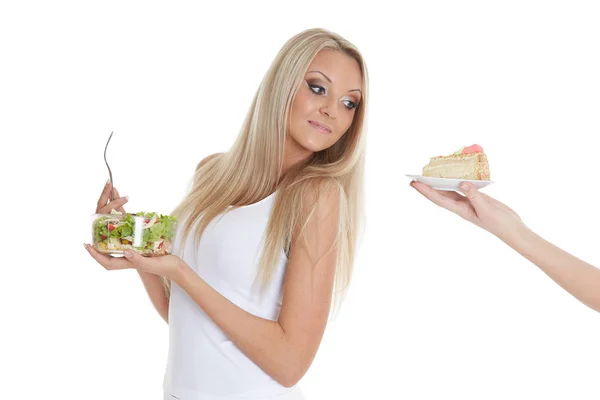 Junge Schöne Frau Die Zwischen Einer Schüssel Salat Mit Frischem — Stockfoto