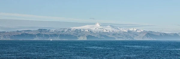 Ісландська Гори Снігом Видно Моря Панорамним Видом — стокове фото