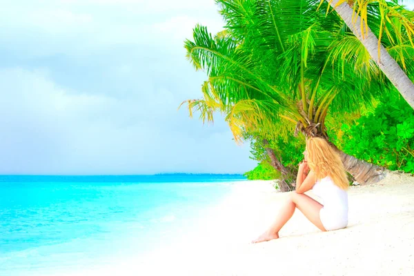 Dreamscape Fuga Con Bellezza Ragazza Sulle Maldive — Foto Stock
