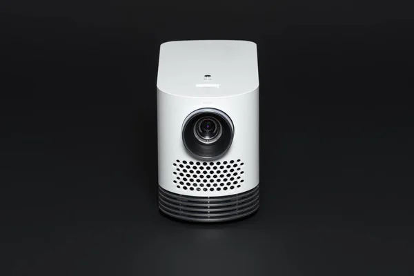 Elegante Mini Proyector Led Cine Casa Gadget Tecnología Ligera Vista — Foto de Stock