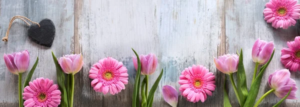 Flores Primavera Con Corazón Para Día Las Madres Una Vista — Foto de Stock